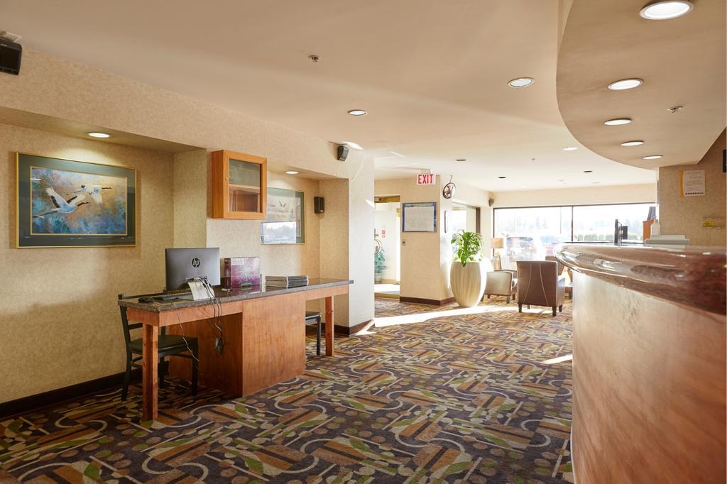 Hotel Ramada By Wyndham Abbotsford Zewnętrze zdjęcie