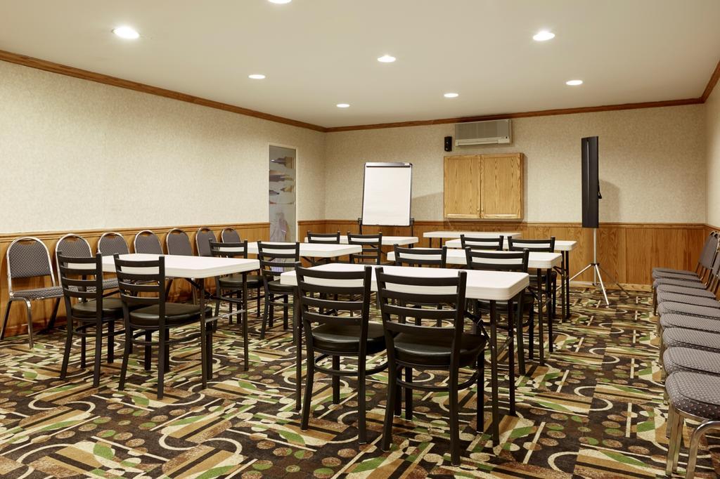 Hotel Ramada By Wyndham Abbotsford Zewnętrze zdjęcie