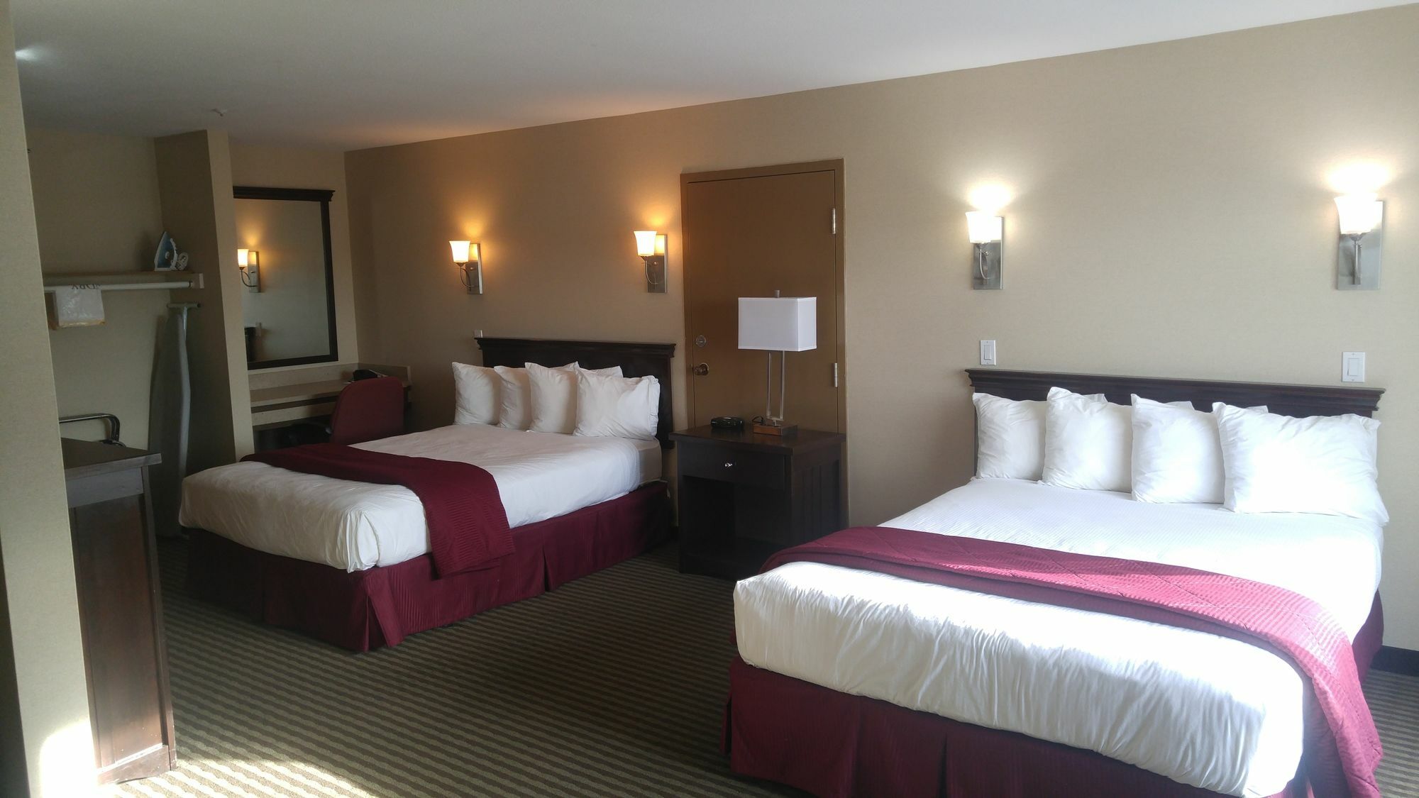 Hotel Ramada By Wyndham Abbotsford Zewnętrze zdjęcie