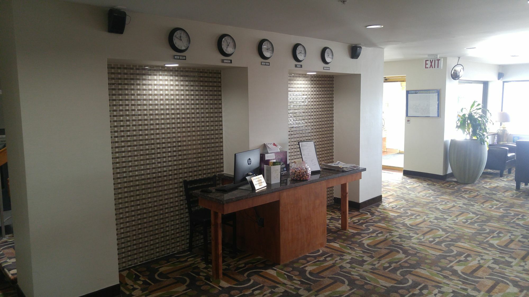 Hotel Ramada By Wyndham Abbotsford Zewnętrze zdjęcie