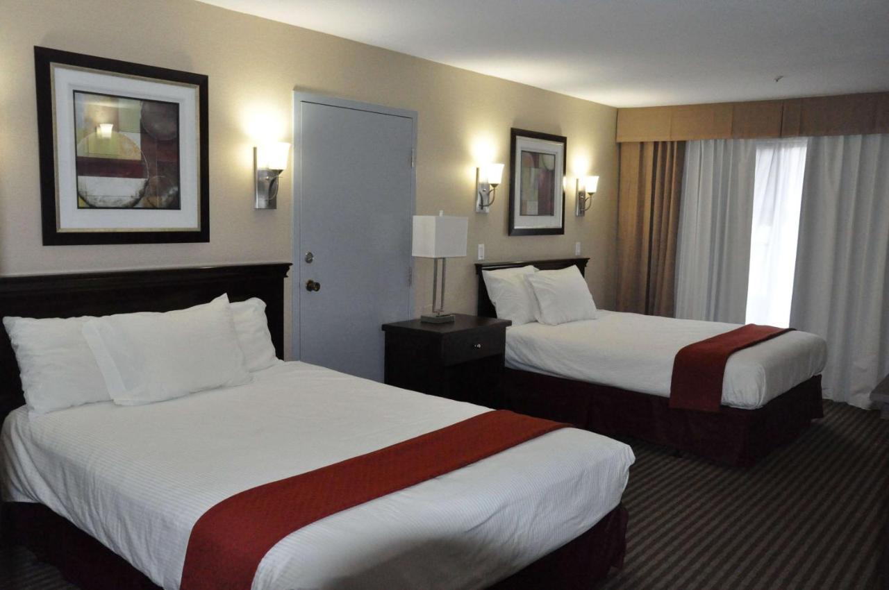 Hotel Ramada By Wyndham Abbotsford Zewnętrze zdjęcie