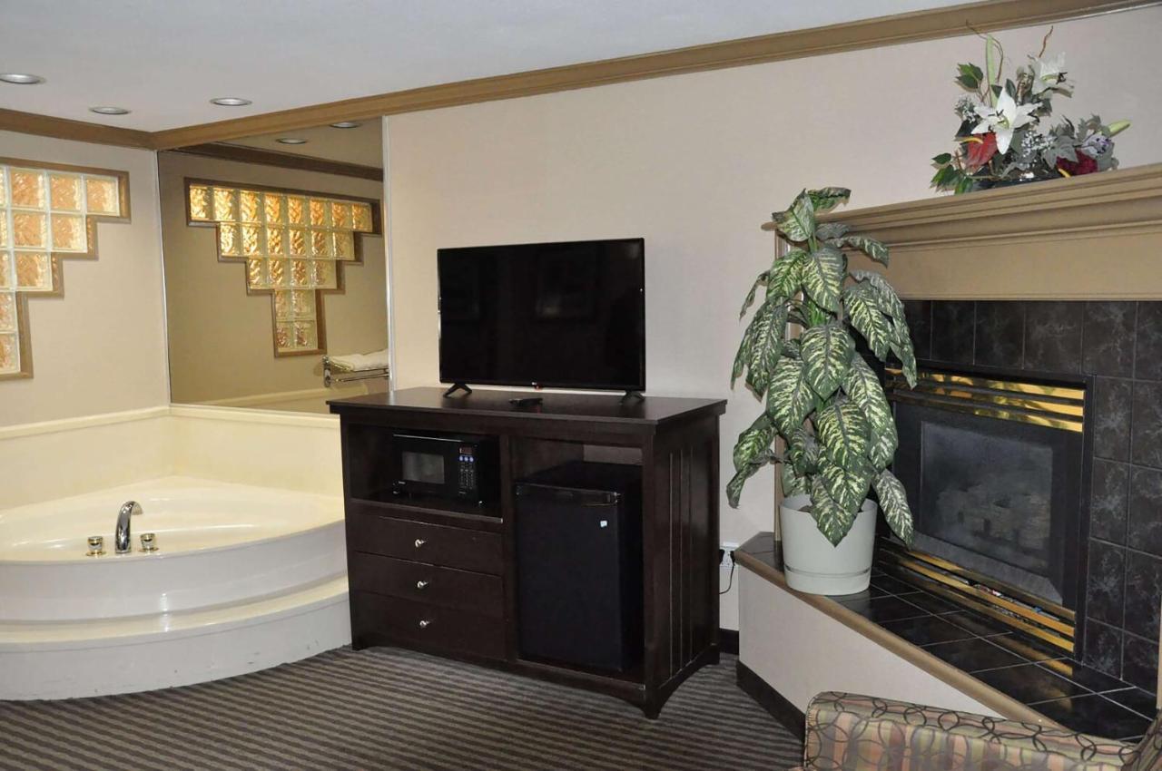Hotel Ramada By Wyndham Abbotsford Zewnętrze zdjęcie